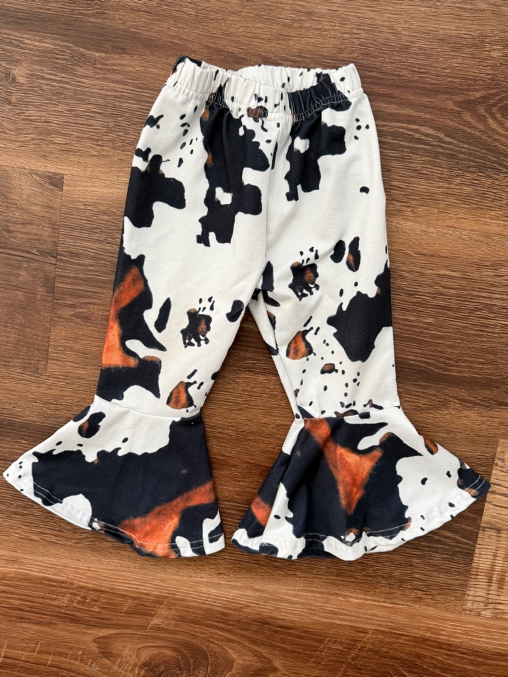 Wranglin' Mini Sweatshirt & Cowprint Bellbottom Set - 12-18 months - Picture 4 of 5